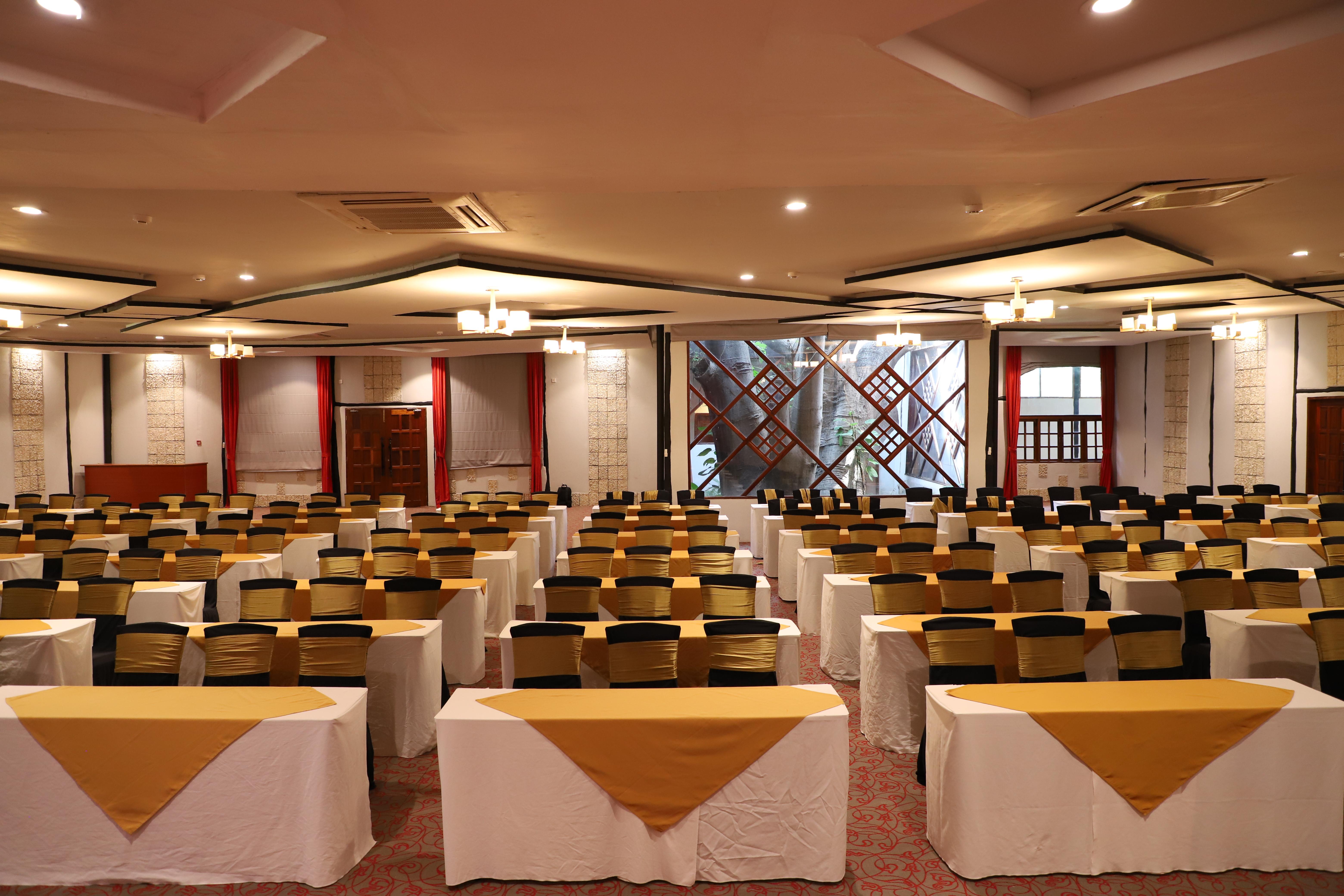 דיאני ביץ' Diani Reef Beach Resort & Spa - Your Beachfront Bliss Awaits מראה חיצוני תמונה The Grand Ballroom