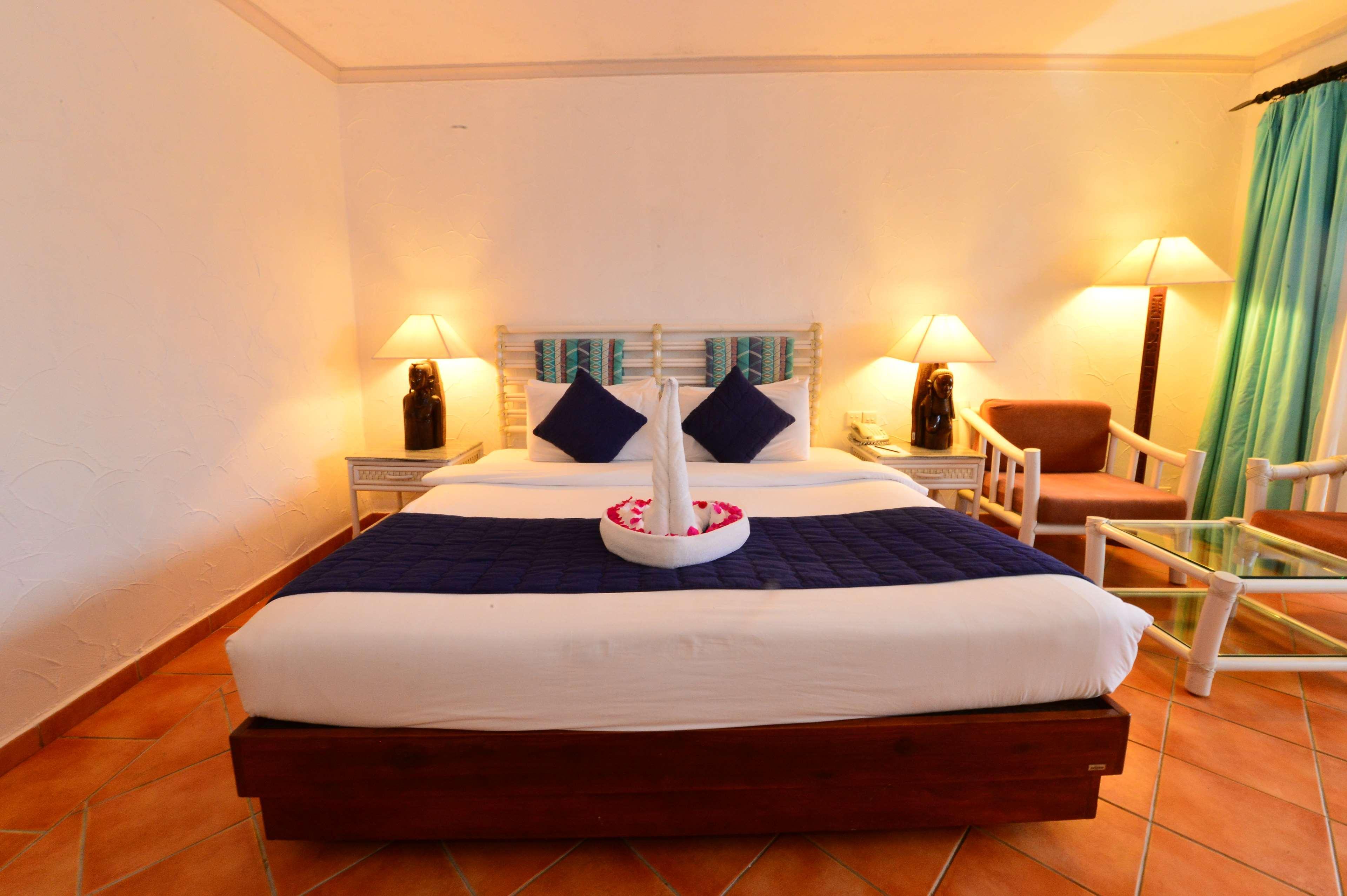 דיאני ביץ' Diani Reef Beach Resort & Spa - Your Beachfront Bliss Awaits מראה חיצוני תמונה